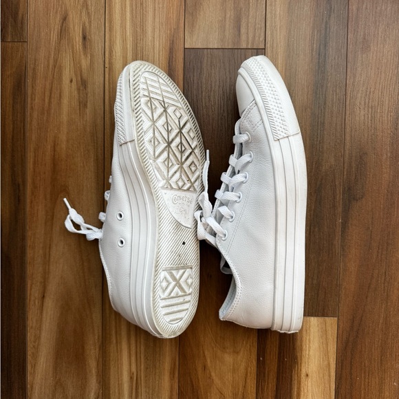 NWOT Converse Chuck Taylor All Star/White Mono Leather Low-Top Original Sneakers - Picture 3 of 8